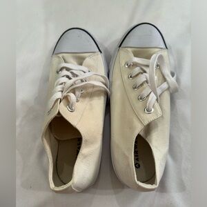 Men’s air walk shoes size 10